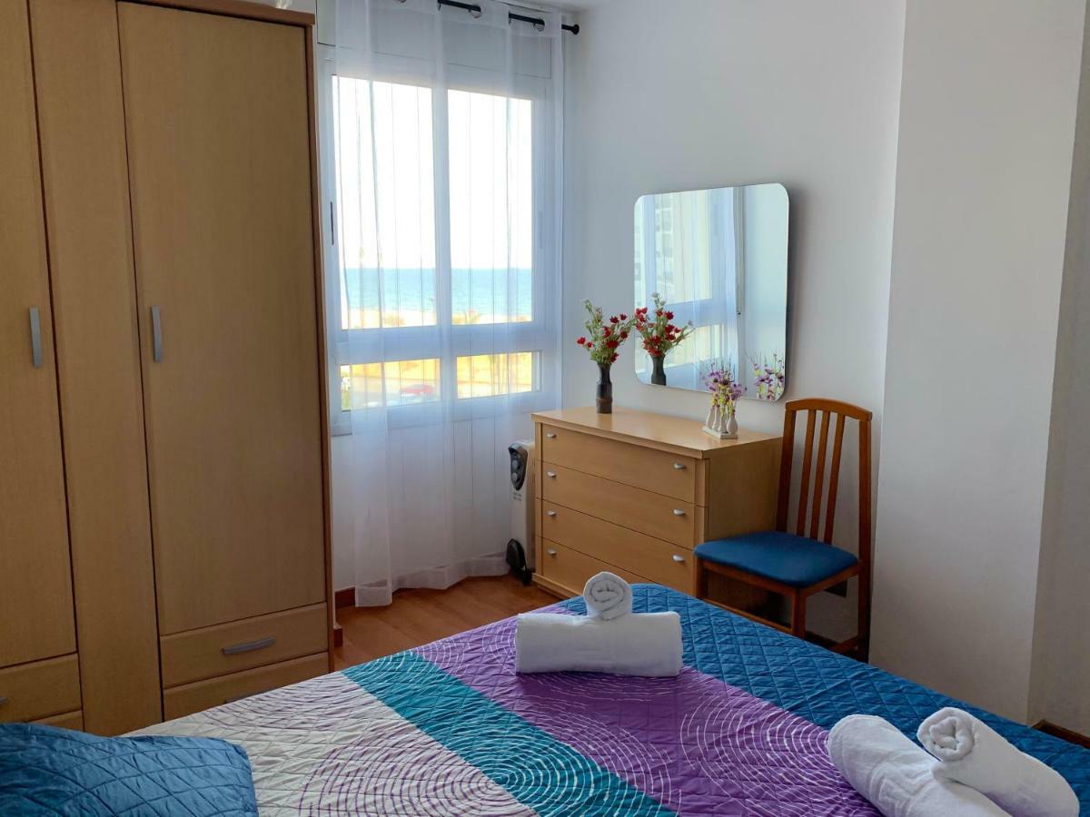 Apartamento En Primera Linea De Mar Lägenhet Empuriabrava Exteriör bild